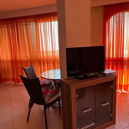Oazis Vip Club Aparthotel Sunny Beach Buitenkant foto