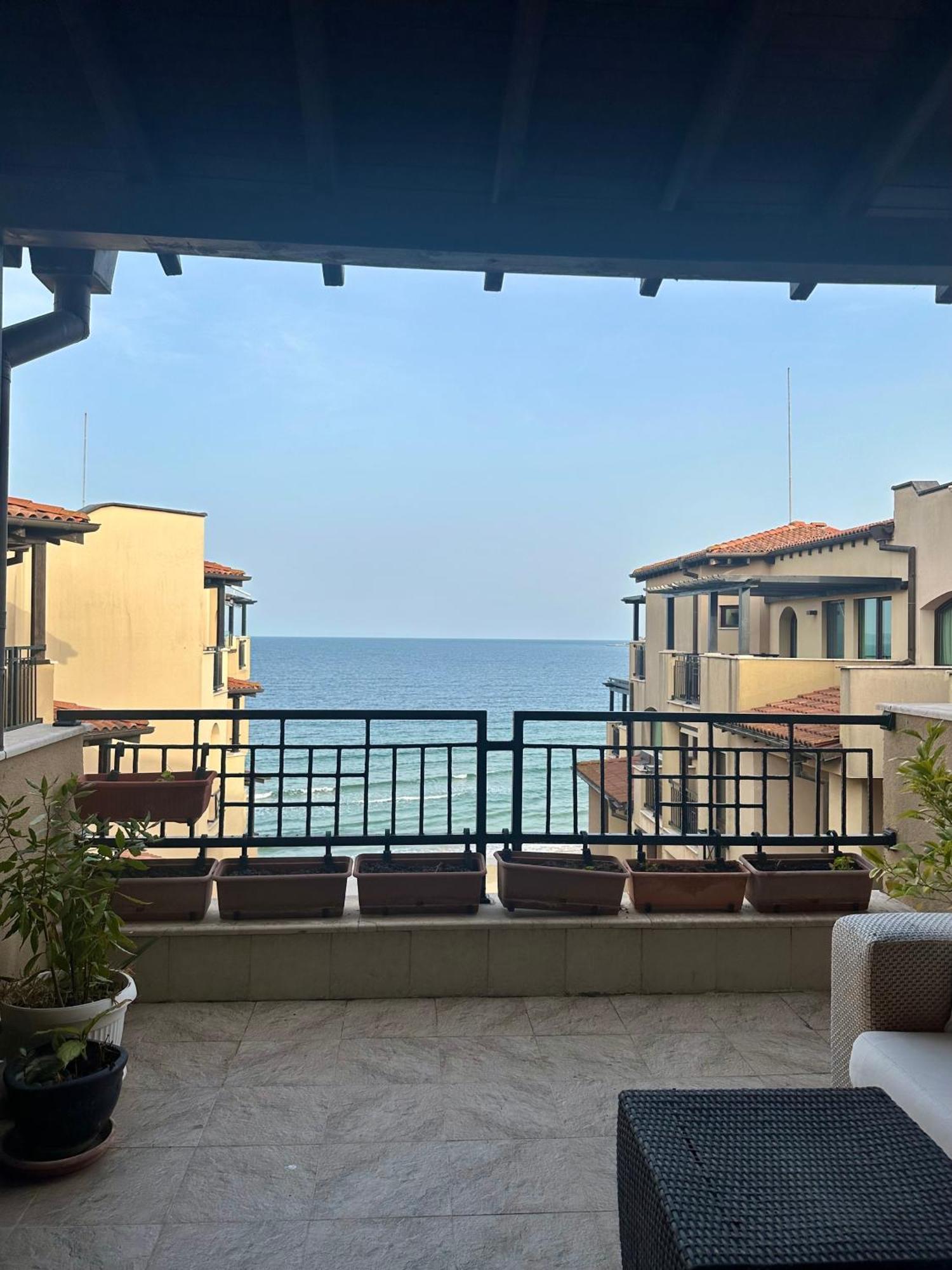 Oazis Vip Club Aparthotel Sunny Beach Buitenkant foto
